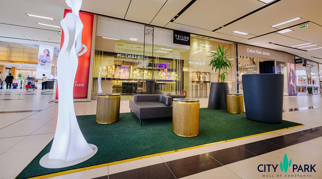 Amenajare zona relaxare in fata magazinului Obsentum din City Park Constanta